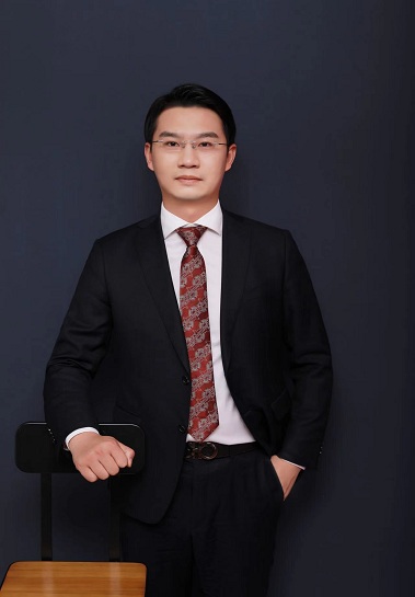 官中奇.jpg