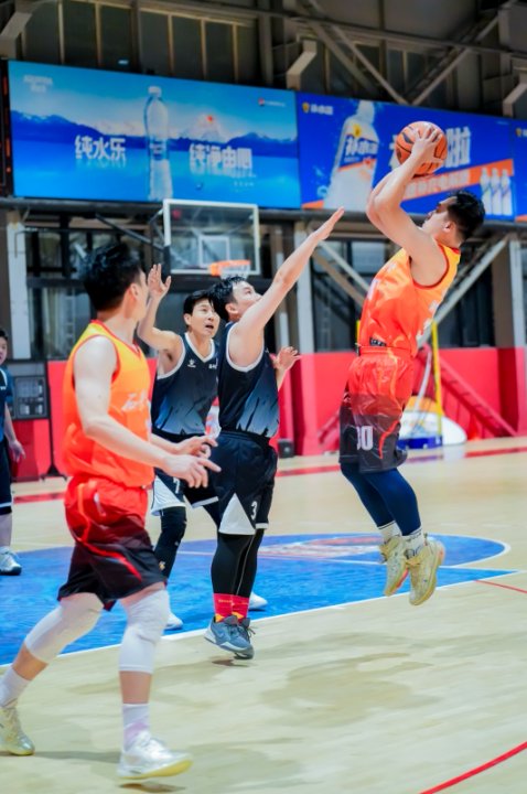 202511_1763026782698.jpg 比赛现场2.jpg